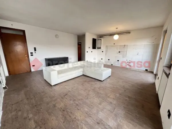 Appartamento via Loira 5b, San Pietro In Cariano