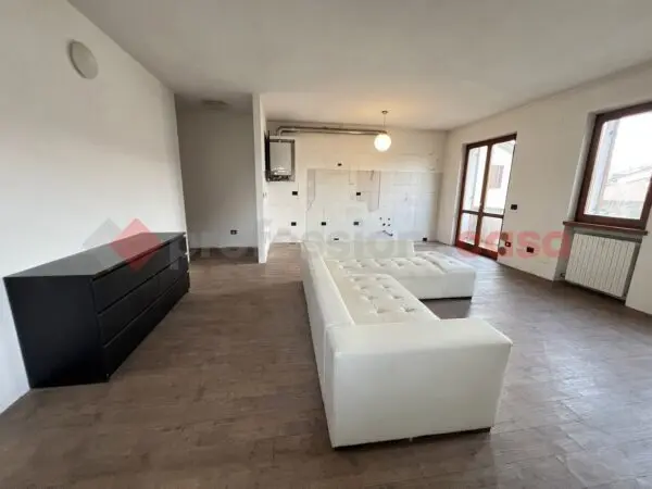 Appartamento via Loira 5b, San Pietro In Cariano
