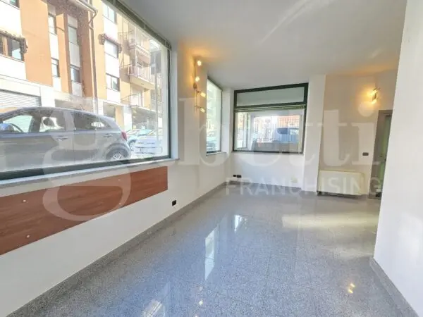 Negozio via Trieste 16 b, Rivoli