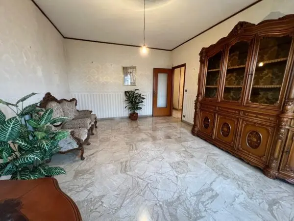 Appartamento via Valdellatorre, Pianezza