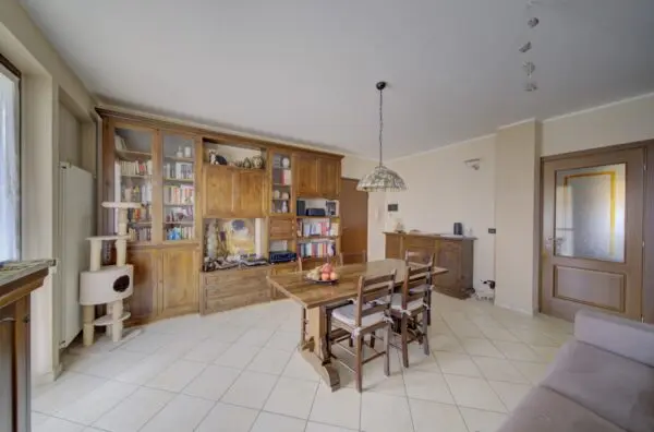 Appartamento via Borgaro 52, Mappano