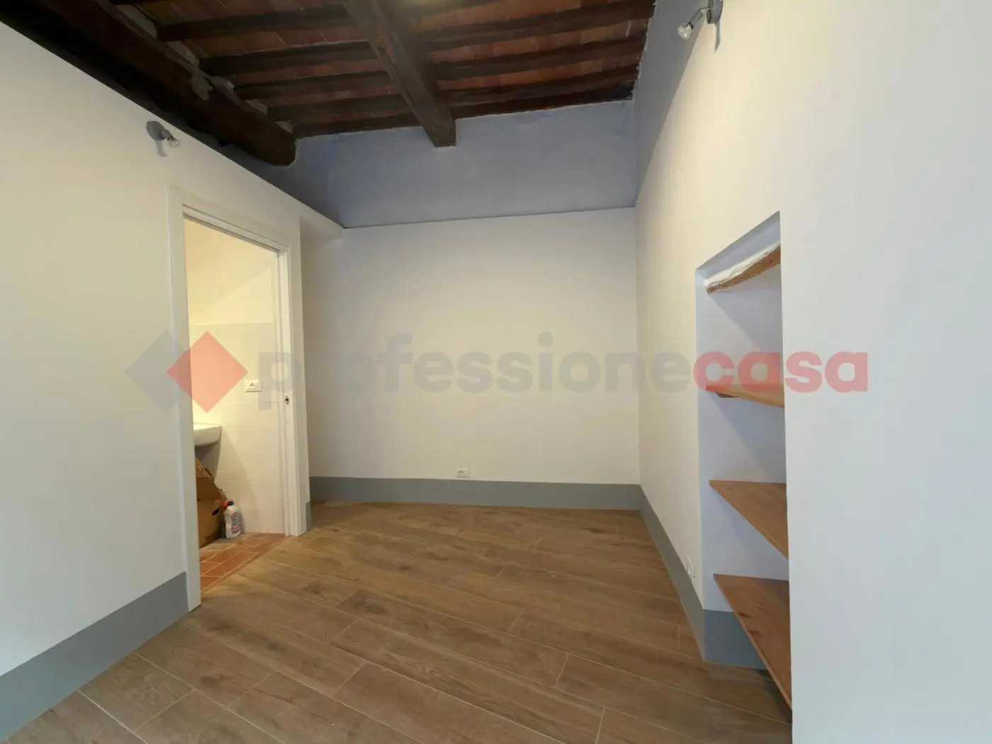 Immagine per Negozio in affitto a Arezzo via Di Tolletta