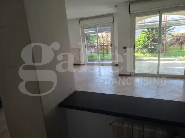 Appartamento strada Solaro 58, Sanremo