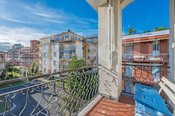 Appartamento via Generale Ardoino 178, Diano Marina