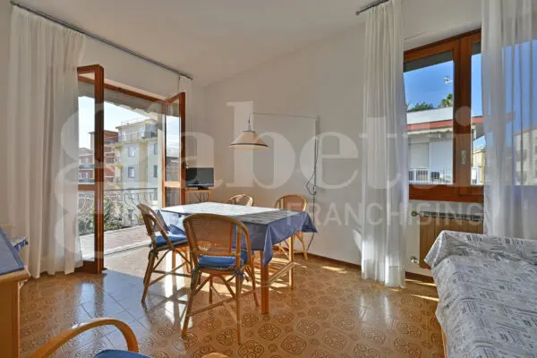 Appartamento via Generale Ardoino 178, Diano Marina