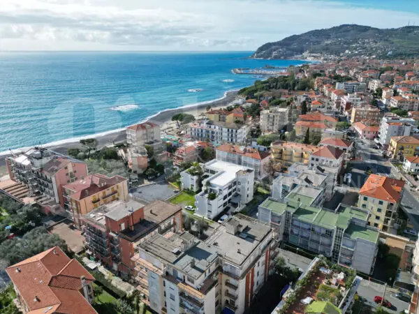 Appartamento via Generale Ardoino 178, Diano Marina