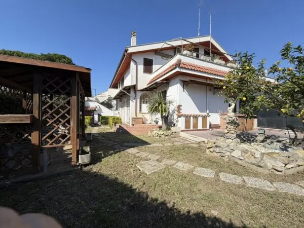Appartamento via Elio Lucci 26, Cerveteri