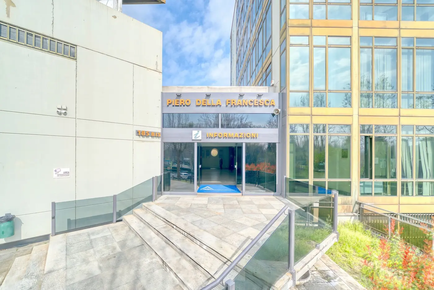 Immagine per Loft - Open Space in vendita a Torino corso Svizzera 185