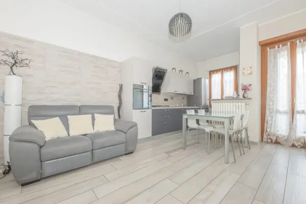 Appartamento via Carducci 10, Pianezza