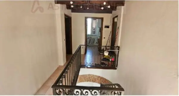 Villa Bifamiliare via Aldo Moro 22, Follo
