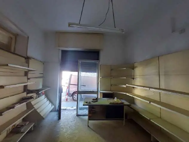 Immagine per Laboratorio in asta a Genova