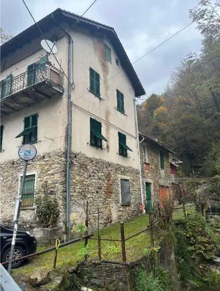 Appartamento via Frazione Fascia Di Carlo 19, Torriglia