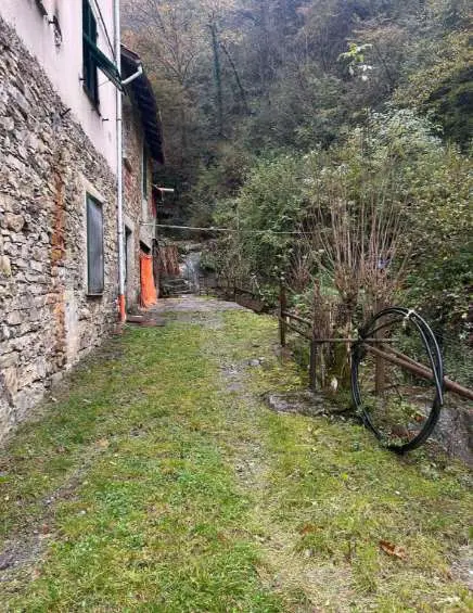 Appartamento via Frazione Fascia Di Carlo 19, Torriglia