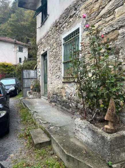 Appartamento via Frazione Fascia Di Carlo 19, Torriglia