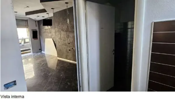 Negozio via Volta 18, La Spezia