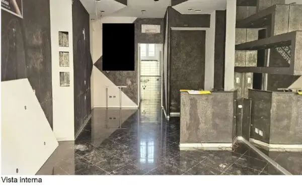 Negozio via Volta 18, La Spezia