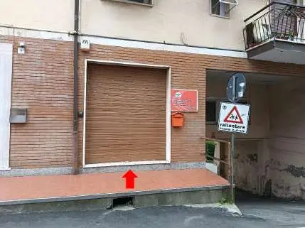 Negozio via Giacinto Macciò 9, Busalla