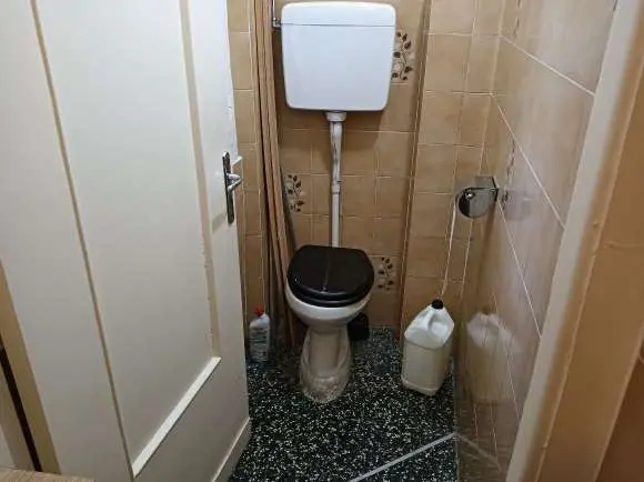Negozio via Giacinto Macciò 9, Busalla
