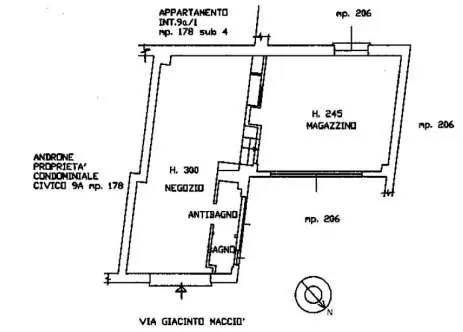 Negozio via Giacinto Macciò 9, Busalla