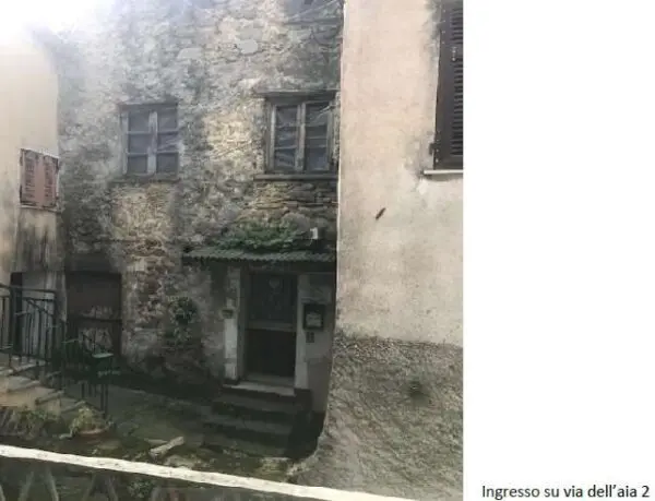 Appartamento 2, Follo