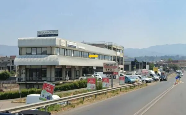 Negozio via Variante Aurelia 31, Sarzana