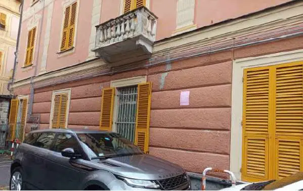 Negozio via Sestri 65, Genova
