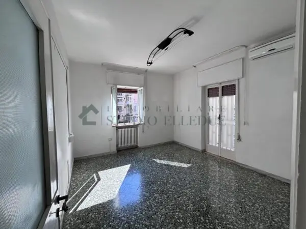 Quadrilocale 14, Bari