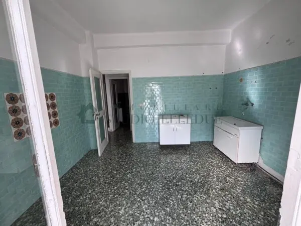 Quadrilocale 14, Bari