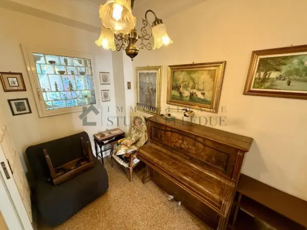 Bilocale via Francesco Crispi 98, Bari