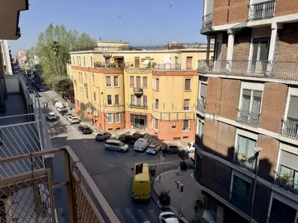 Bilocale via Francesco Crispi 98, Bari