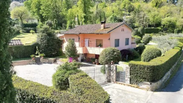Villa via Comunale Campolungo 51, Lucca