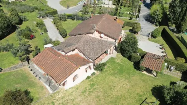 Villa via Comunale Campolungo 51, Lucca