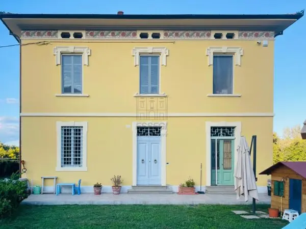 Villa strada Statale 439, Capannori