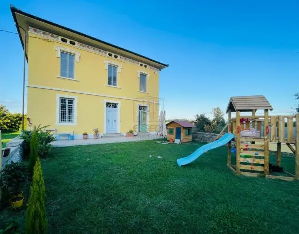 Villa strada Statale 439, Capannori