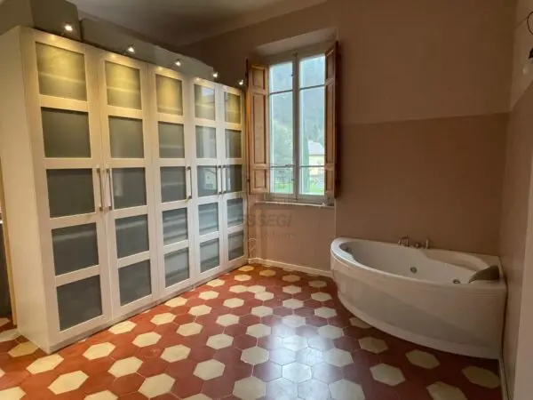 Villa strada Statale 439, Capannori