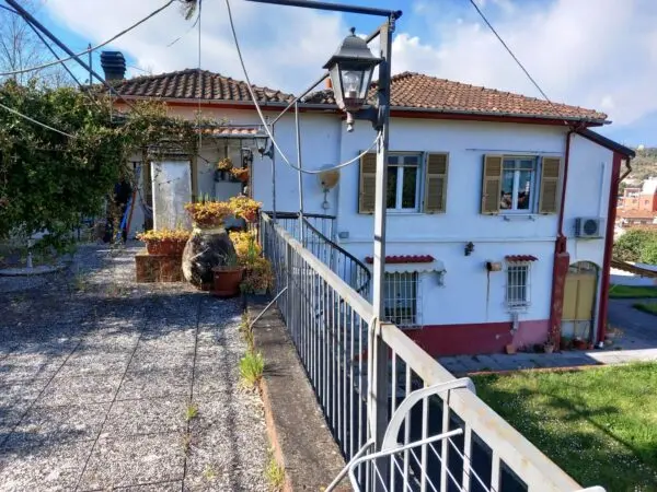 Immagine per Villa bifamiliare in vendita a Vezzano Ligure via Aurelia