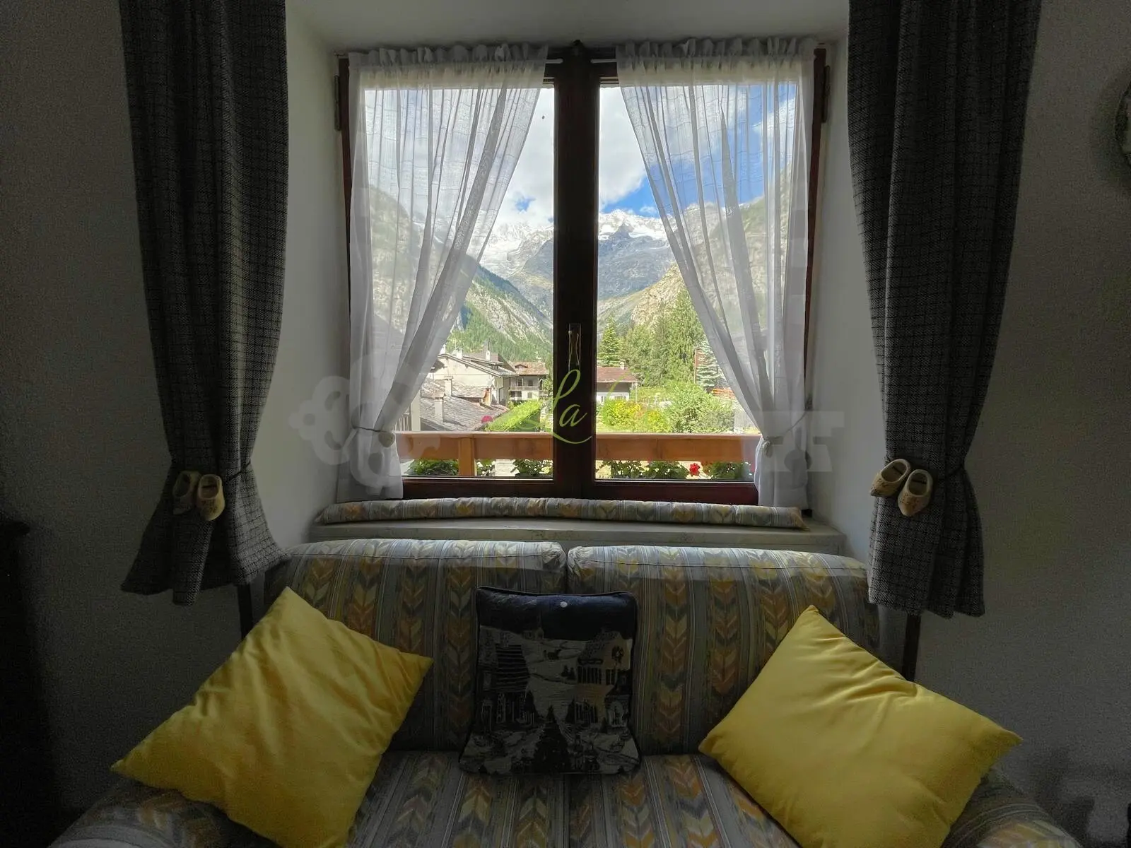 Immagine per Quadrilocale in affitto a Courmayeur strada Plan Gorret