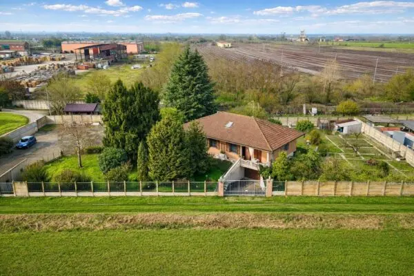 Villa via, Alessandria