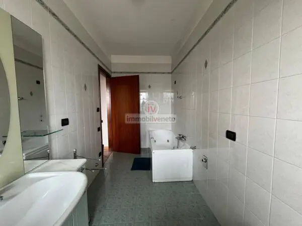 Appartamento via Roccolo 3, Valdastico