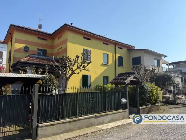 Appartamento via 75, Palazzolo Sull'Oglio