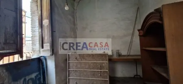 Casa Indipendente via Mazzini, Graniti