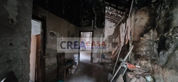 Casa Indipendente via Mazzini, Graniti