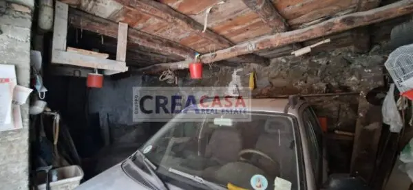 Casa Indipendente via Mazzini, Graniti