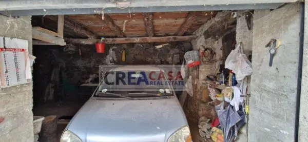 Casa Indipendente via Mazzini, Graniti
