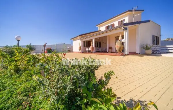 Villa via Giovanni Falcone, Siculiana