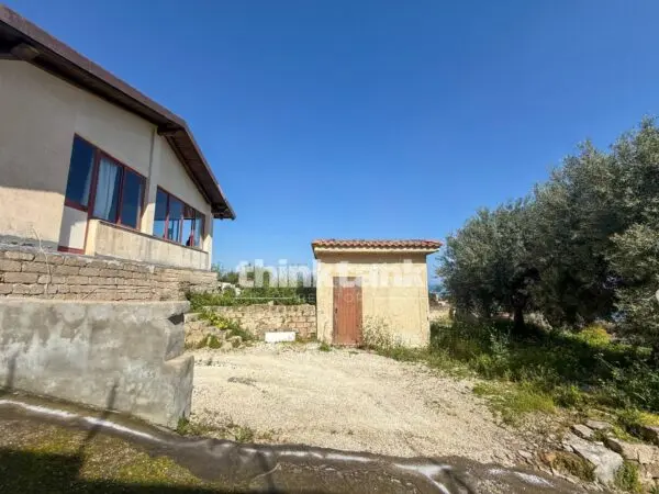 Villa via Delle Aragoste, Augusta
