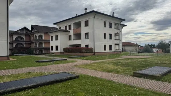 Appartamento via Ugo Foscolo, Gorla Minore