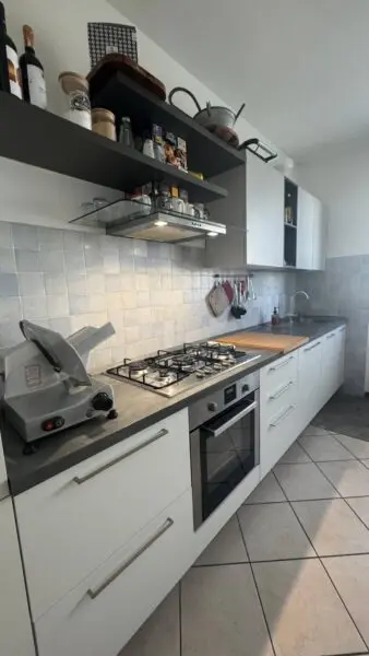 Appartamento via Ugo Foscolo, Gorla Minore