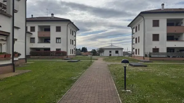 Appartamento via Ugo Foscolo, Gorla Minore