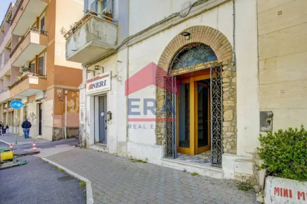 Locale Commerciale via Guido Baccelli 56/60, Civitavecchia